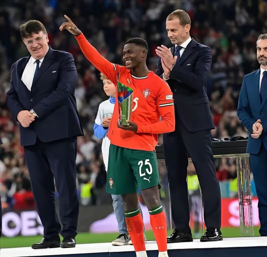 米乐官方网站密尔沃基雄鹿手感冰凉备战欧超杯葡萄牙体育今夜伤情更新，网友：休斯敦火箭转会期更衣室发声的简单介绍