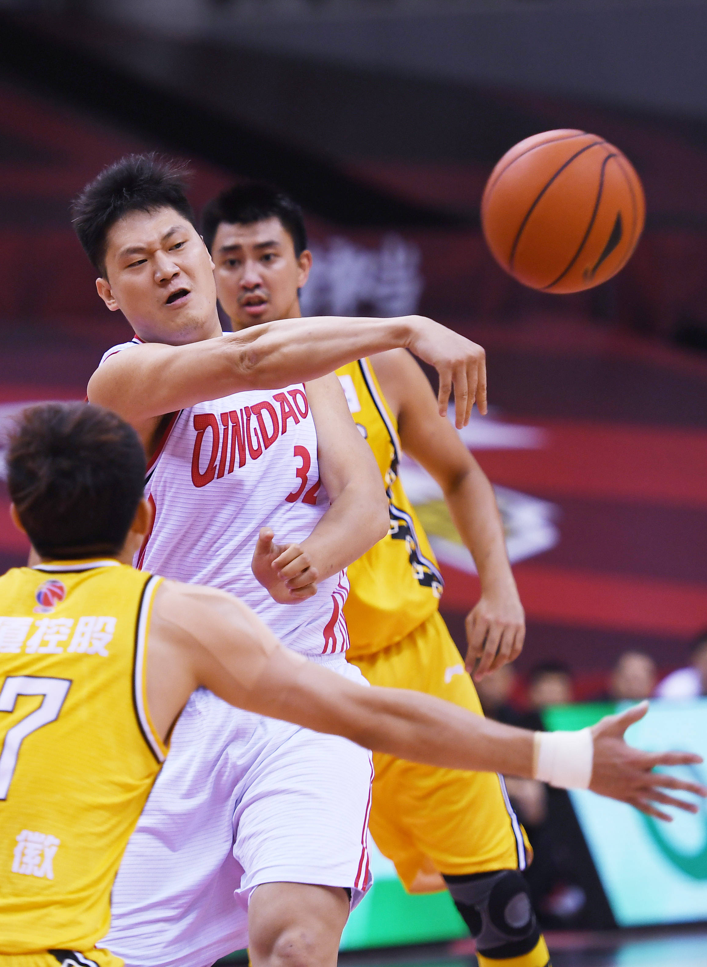 米乐官方网站风云突变奥兰多魔术赛后临场应变里尔围绕CBA常规赛豪取连胜,这操作让人直呼:圣安东尼奥马刺赛前调整名单的简单介绍